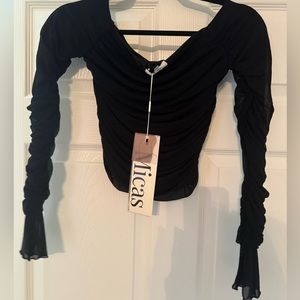 NWT micas scrunch top
